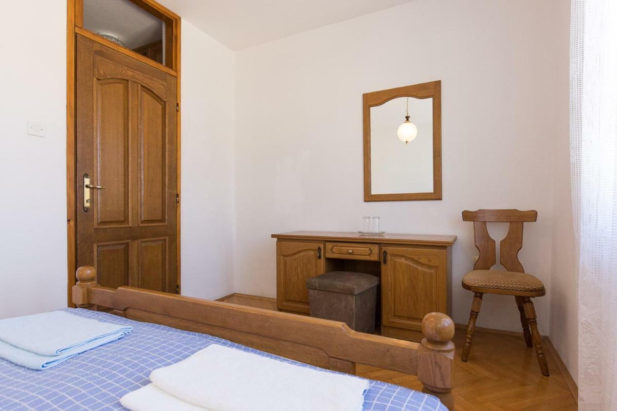 Rooms Miramare Krk Town Exteriör bild